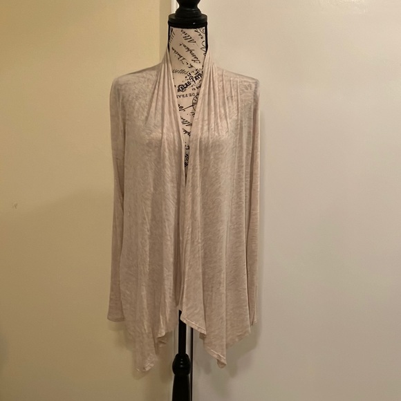 🤍👚 Iva Oatmeal White Light Sweater/Shrug W/Floral Lace Open Back Size L - Picture 1 of 6